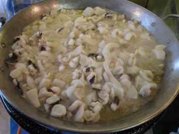 Toni's Arroz Negro  -  Toni's Paella Negra - Rezept - Bild Nr. 3