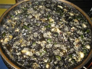 Toni's Arroz Negro  -  Toni's Paella Negra - Rezept - Bild Nr. 10