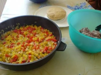 Gebackener Hackfleischstrudel - Rezept