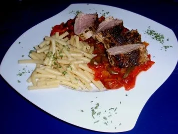 Schweinefilet auf Paprikagemüse und Maccheroninudeln - Rezept - Bild Nr. 9