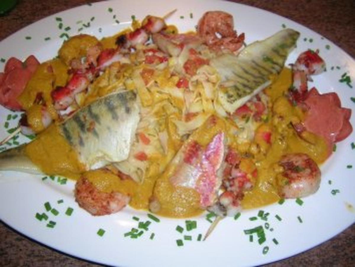 Edelfischplatte mit Fettuccini und Curryschaum - Rezept