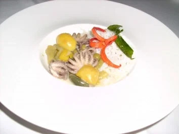 Grünes Thaicurry mit Tintenfisch und Auberginen - Rezept