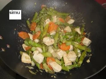 Rezept: Frühlingsgemüse mit Putenragout Bild Nr. 5 Frühlingsgemüse mit Putenragout - Rezept - Bild Nr. 5