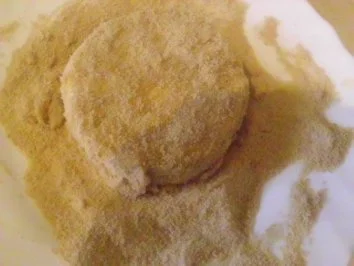 Rezept: Camembert gebraten mit Preiselbeeren und Schlagsahne Bild Nr. 5 Camembert gebraten mit Preiselbeeren und Schlagsahne - Rezept - Bild Nr. 5