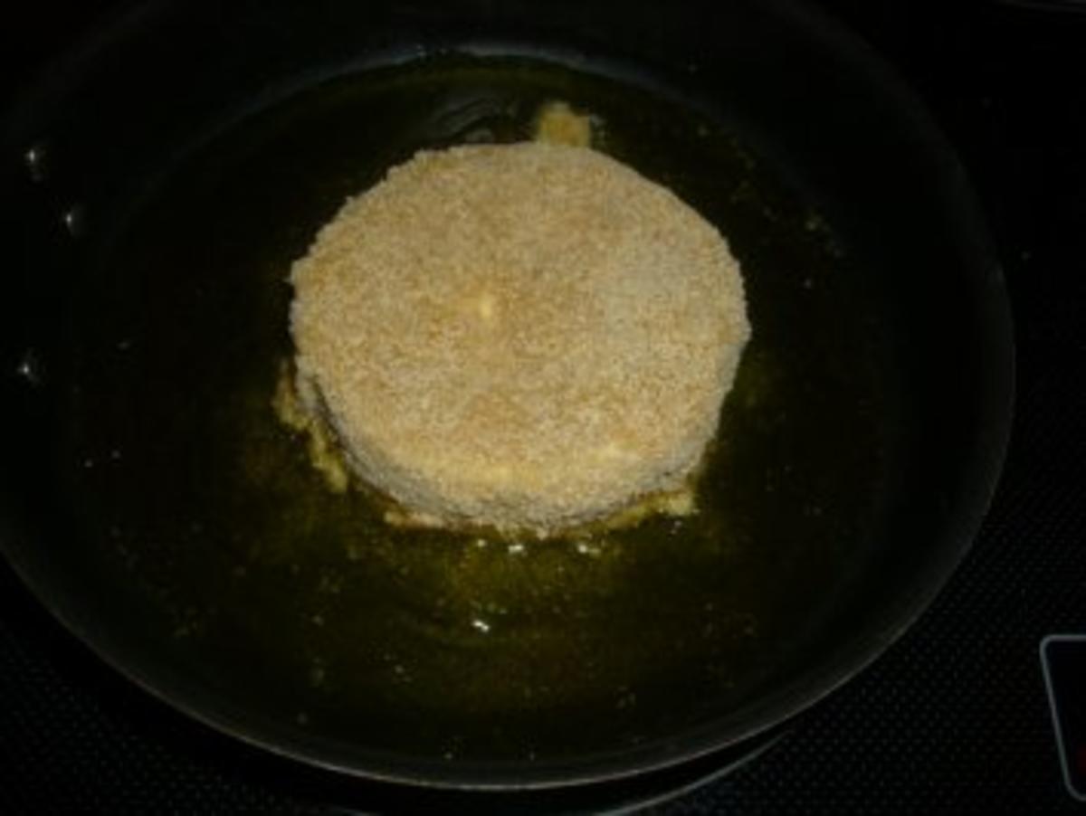 Camembert gebraten mit Preiselbeeren und Schlagsahne - Rezept - Bild Nr. 7
