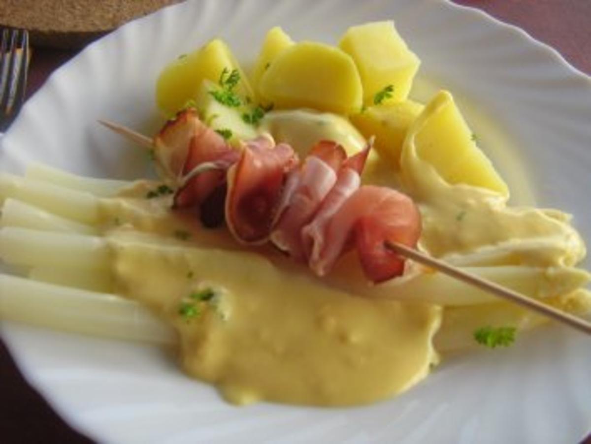 Spargel klassisch an Schinkenspießchen serviert - Rezept - Bild Nr. 6