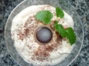 Cappucinocreme mit Toffeelikör und Pfirsichen - Rezept
