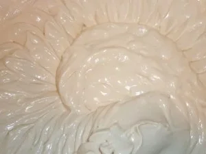 Cappucinocreme mit Toffeelikör und Pfirsichen - Rezept - Bild Nr. 2