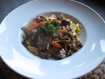 Entenragout mit Pfifferlingen & Knusperhaut - Rezept - Bild Nr. 2