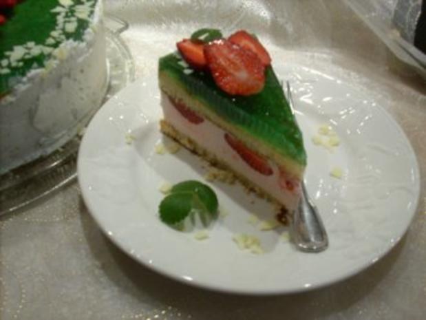 Erdbeer-Waldmeister-Torte - Rezept mit Bild - kochbar.de