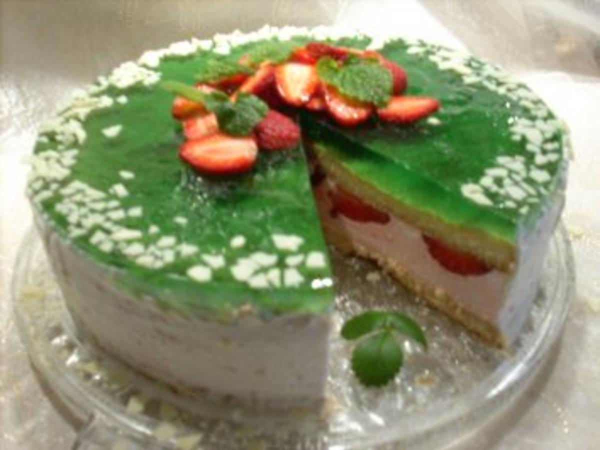 Erdbeer-Waldmeister-Torte - Rezept mit Bild - kochbar.de