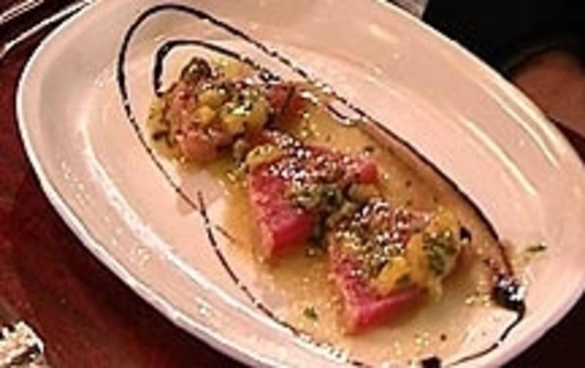 Gebeiztes Tunfischfilet an Orangen-Kapern-Soße - Rezept