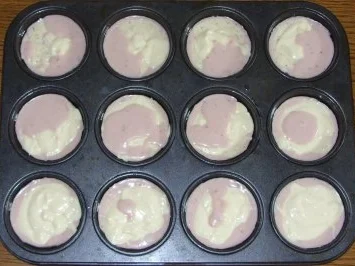 Kleingebäck - Dreierlei Muffins (Nuss, Erdbeer, Vanille) - Rezept - Bild Nr. 2