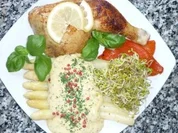 Zitronenhähnchen mit Spargel an Dijon-Kräuterhollandaise und Radieschensprossen - Rezept