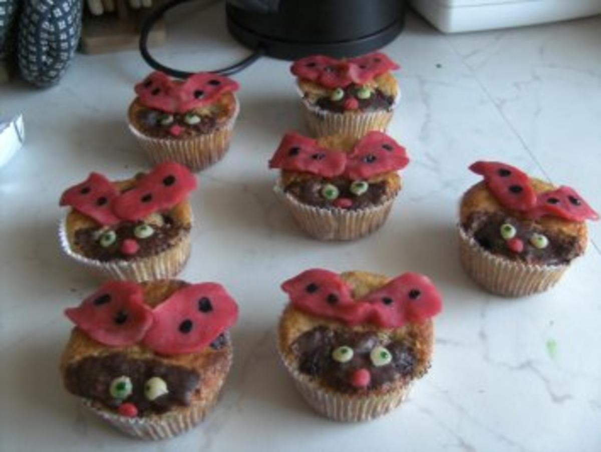 Bilder für Marienkäfer Muffins - Rezept