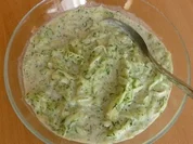 Gurkensalat mit Dilldressing - Rezept