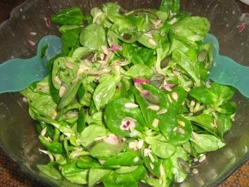 Rezept: Feldsalat mit Gorgonzoladressing Feldsalat mit Gorgonzoladressing - Rezept