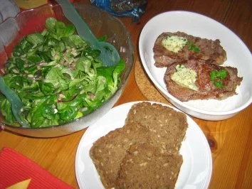 Rezept: Feldsalat mit Gorgonzoladressing Bild Nr. 3 Feldsalat mit Gorgonzoladressing - Rezept - Bild Nr. 3