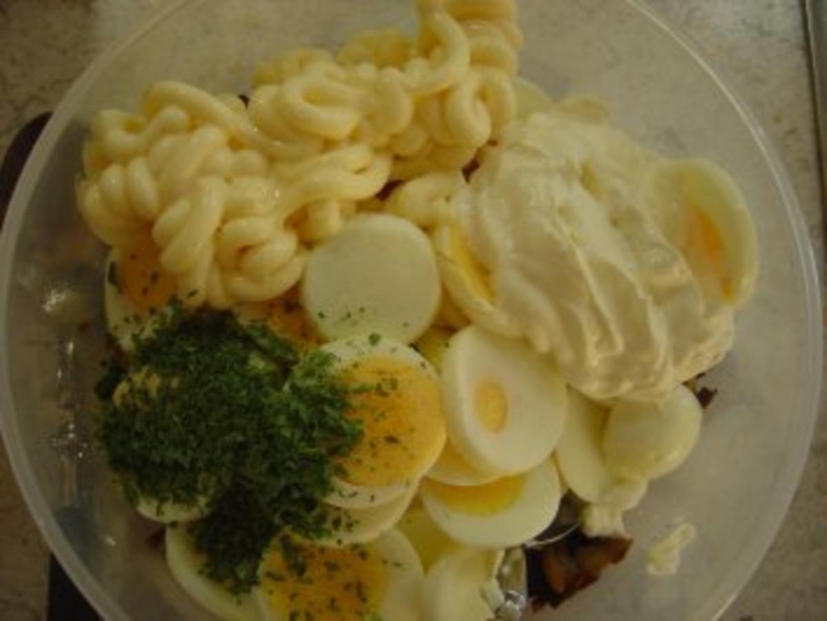 Eiersalat mit gebratenen Champignons und Bacon - Rezept - Bild Nr. 5