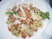 Farfalle mit einer frischen Tomatensoße - Rezept