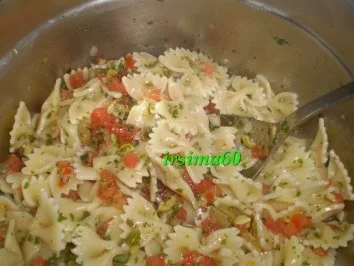 Farfalle mit einer frischen Tomatensoße - Rezept - Bild Nr. 6