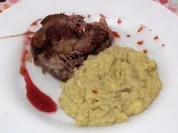 Rinderfilet im Speckmantel mit Rotweinglasur - Rezept