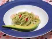 Spaghetti-Avocado-Salat mit Garnelen und Chili - Rezept