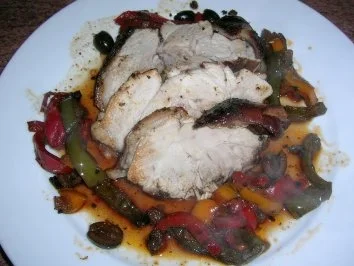 Toskanische Spanferkelkeule mit Kräutern - die Kruste ist durch Kräuter+Rotwein so dunkel - Rezept - Bild Nr. 6