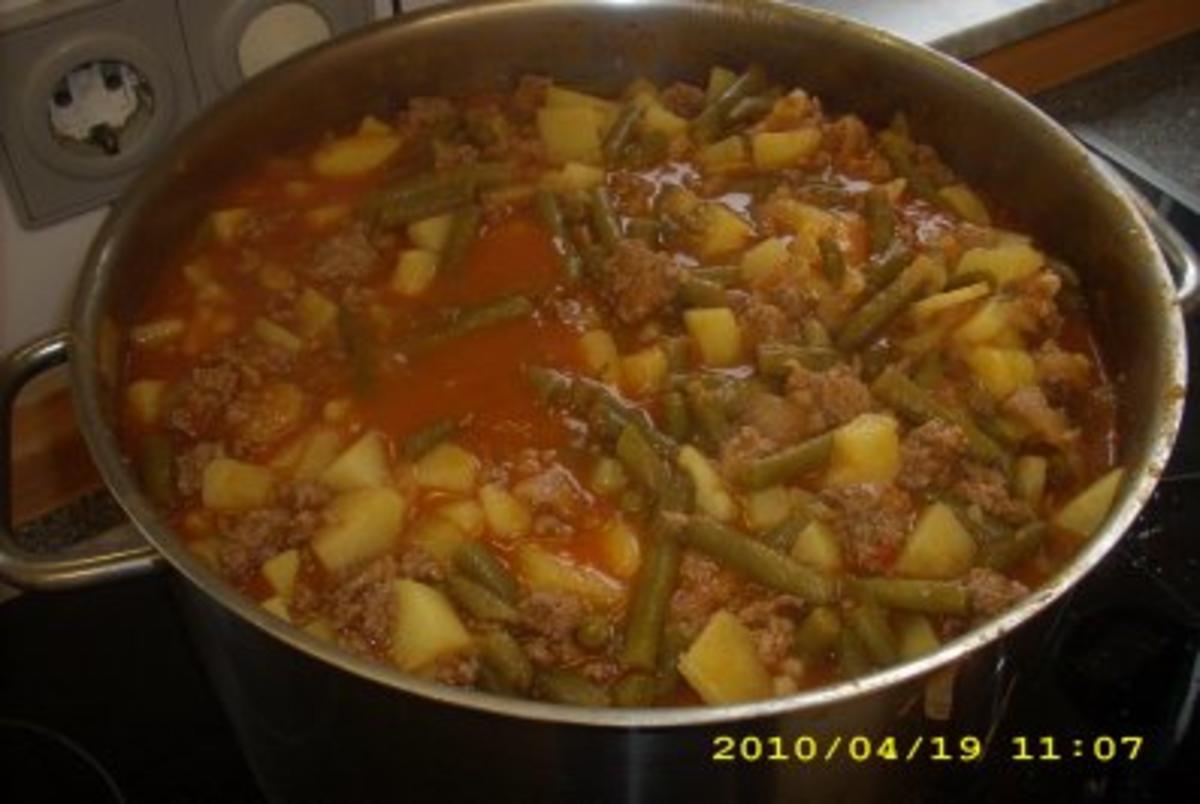 Kartoffeln-Bohneneintopf mit Hackfleisch und Gemüsezwiebeln - Rezept - Bild Nr. 5