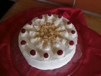 Himbeer-Sahnetorte - Rezept - Bild Nr. 4