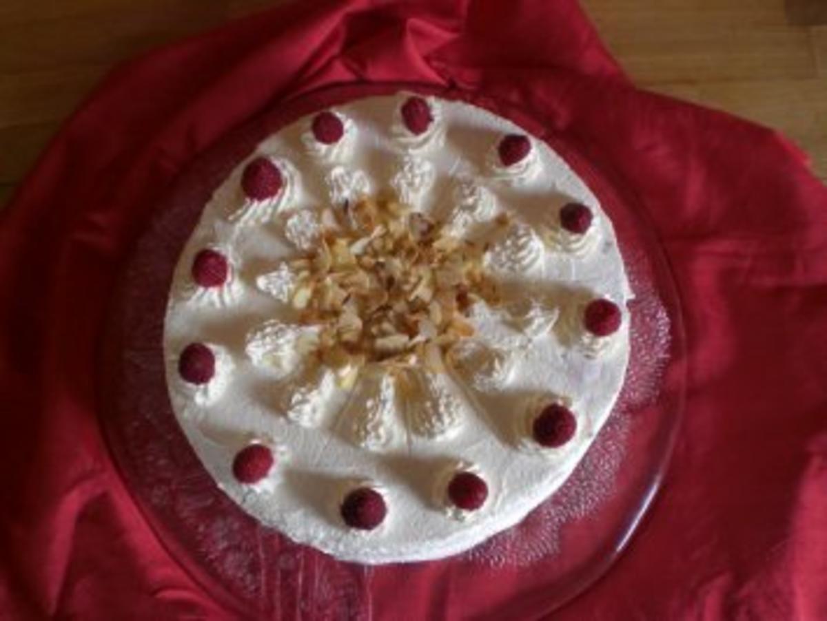 Bilder für Himbeer-Sahnetorte Rezept