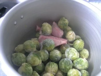 Rezept: Rosenkohlsüppchen , schnell einfach und lecker Bild Nr. 2 Rosenkohlsüppchen , schnell einfach und lecker - Rezept - Bild Nr. 2