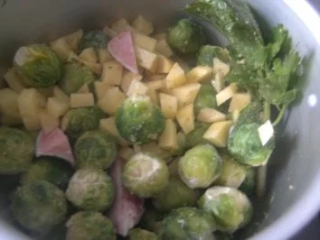 Rezept: Rosenkohlsüppchen , schnell einfach und lecker Bild Nr. 3 Rosenkohlsüppchen , schnell einfach und lecker - Rezept - Bild Nr. 3