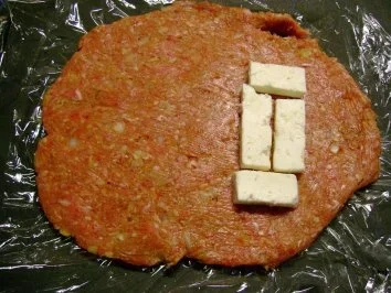 Rezept: Grillen: Gefüllte Plescavica mit Schafskäse Bild Nr. 5 Grillen: Gefüllte Plescavica mit Schafskäse - Rezept - Bild Nr. 5