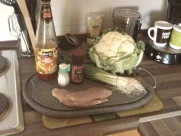 Rezept: Gebratener Blumenkohl mit Schnitzelwürfeln Bild Nr. 2 Gebratener Blumenkohl mit Schnitzelwürfeln - Rezept - Bild Nr. 2