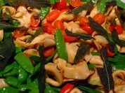 Tortelloni-Salat mit frittierten Salbeiblättern - Rezept