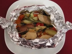 Hähnchenbrustfilet aus dem Ofen mit Gemüse und Kräutern der Provence - Rezept