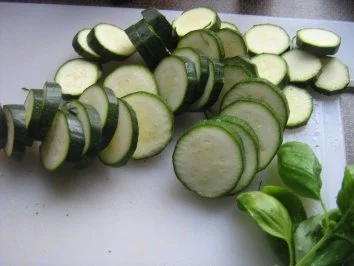 Rezept: Hack-Zucchini-Lasagne Bild Nr. 5 Hack-Zucchini-Lasagne - Rezept - Bild Nr. 5