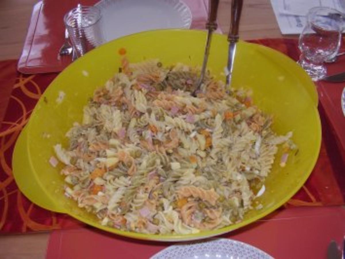 Bunter Nudelsalat - Rezept