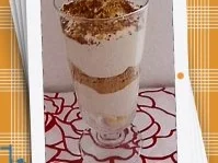 Bananen-Knusper-Creme mit Kakao und Minzblätter - Rezept