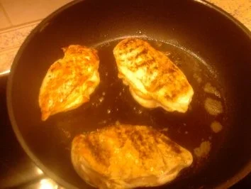 Rezept: Basilikum-Mozzarella-Hähnchenbrust Bild Nr. 4 Basilikum-Mozzarella-Hähnchenbrust - Rezept - Bild Nr. 4