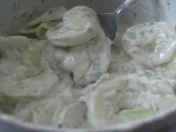 Kotelett mit leckerem  Gurkenrahmsalat - Rezept - Bild Nr. 7