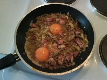 Eier: Gebratener Grünkern mit Ei und Speck - Rezept - Bild Nr. 5