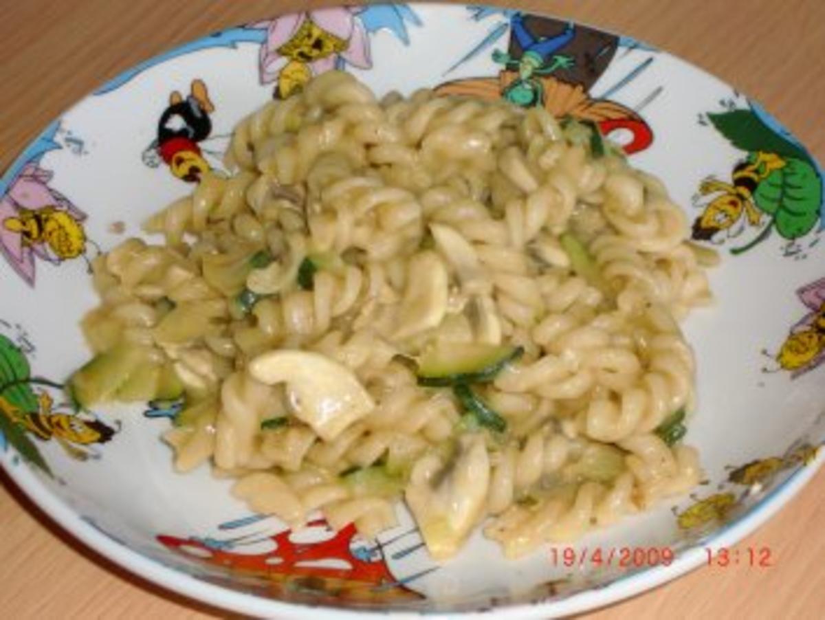 Zucchini-Pilz Nudeln - Rezept - Bild Nr. 2