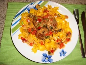 Hackbällchen mit Kokossoße - Rezept