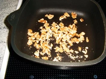 Rezept: Käse-Nuss-Salat Bild Nr. 3 Käse-Nuss-Salat - Rezept - Bild Nr. 3