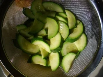 Zucchini-Salat / Salata kolokithakia - Rezept - Bild Nr. 4