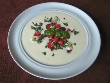 Rezept: Frischkäsesuppe mit Erdbeeren Bild Nr. 7 Frischkäsesuppe mit Erdbeeren - Rezept - Bild Nr. 7