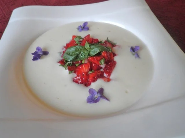 Rezept: Frischkäsesuppe mit Erdbeeren Bild Nr. 6 Frischkäsesuppe mit Erdbeeren - Rezept - Bild Nr. 6