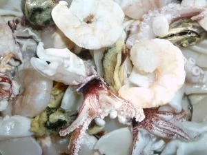 Rezept: Trecce del`Orto an scharfer Meeresfrüchte-Tomatensauce und überbackener Jakobsmuschel Bild Nr. 6 Trecce del`Orto an scharfer Meeresfrüchte-Tomatensauce und überbackener Jakobsmuschel - Rezept - Bild Nr. 6